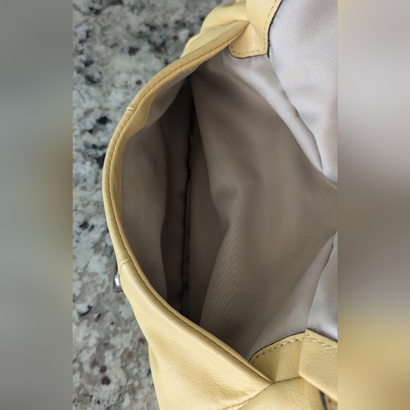 COACH YELLOW 💛 SATCHEL LEATHER SHOULDER BAG - Picture 11 of 16